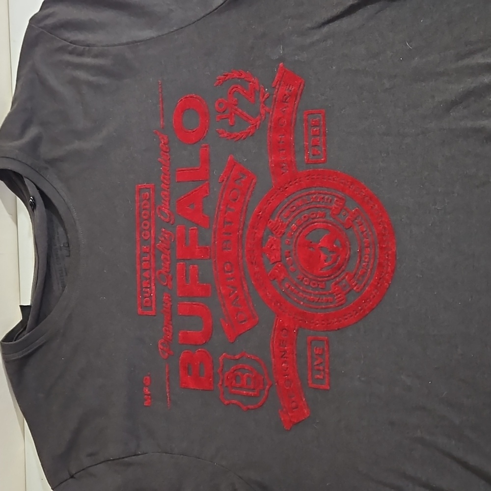 Buffalo David Britton Red Velvet t-shirt Men's Large
